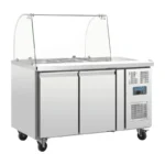 Comptoir de préparation réfrigéré Polar CT393 avec pare-haleine, vue de trois quarts