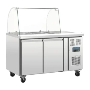 Comptoir de préparation réfrigéré Polar CT393 avec pare-haleine, vue de trois quarts