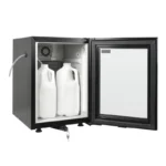 Réfrigérateur à lait de comptoir Polar DB109, vue de trois quarts