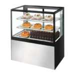 Vitrine service arrière réfrigérée Polar DB950, vue de trois quarts avec produits