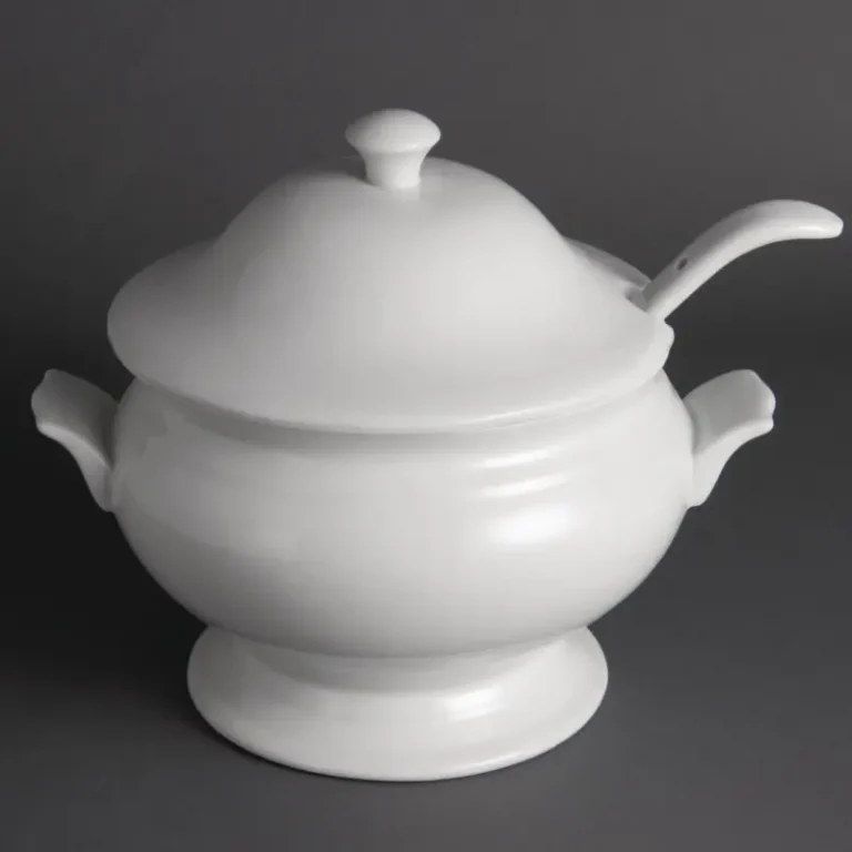 Soupière avec louche Olympia Whiteware, vue de face