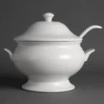 Soupière avec louche Olympia Whiteware sur table dressée