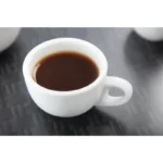 Détail du bord arrondi de la tasse à espresso Olympia