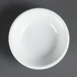 Coupelles à sauce Olympia Whiteware empilées, détail des bords roulés