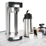 Machine à café Buffalo en service sur un comptoir