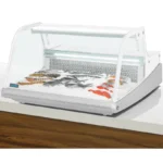 Vitrine réfrigérée à poisson Polar GE960 avec produits exposés