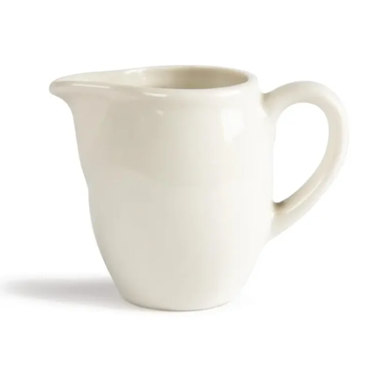 Pot à lait Olympia Ivory U143 présenté avec la gamme ivoire