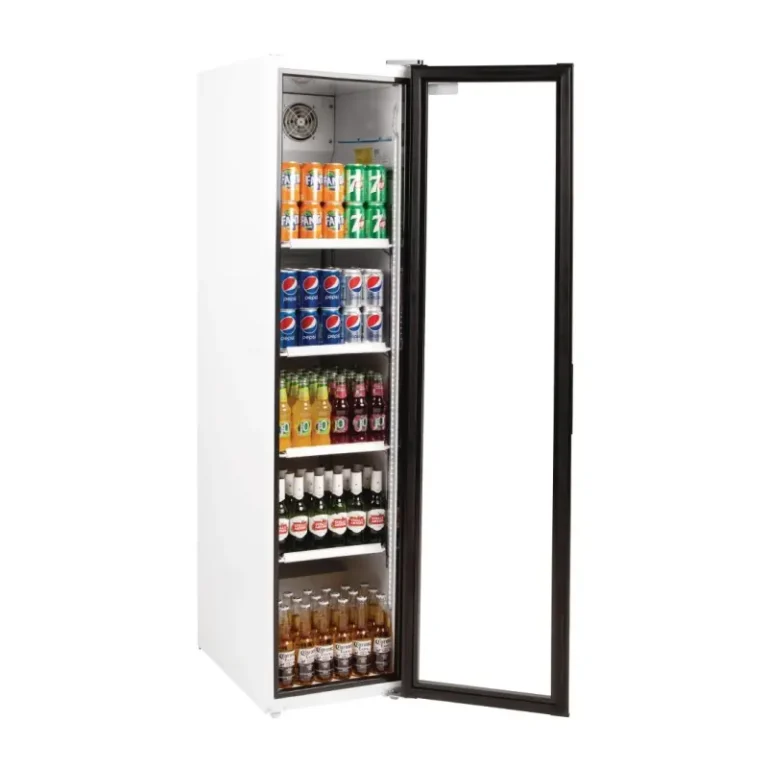 Refroidisseur Slimline Polar Série G porte ouverte, quatre étagères chargées de bouteilles
