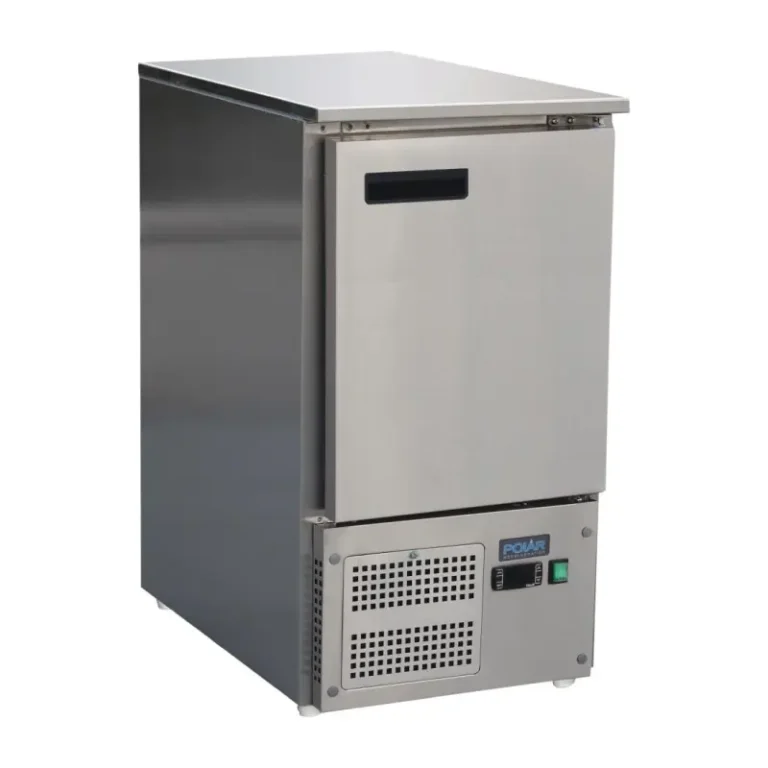 Comptoir réfrigéré négatif Polar Série G 88 L en inox, porte pleine fermée, vue trois quarts