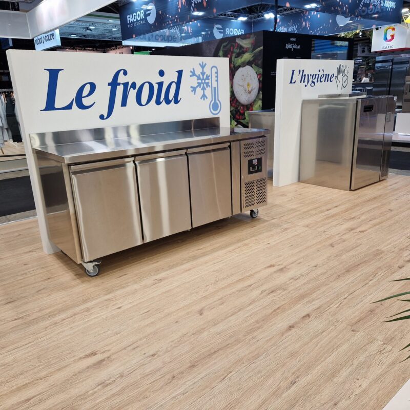 Stand L2G : tables réfrigérées inox de la gamme froid