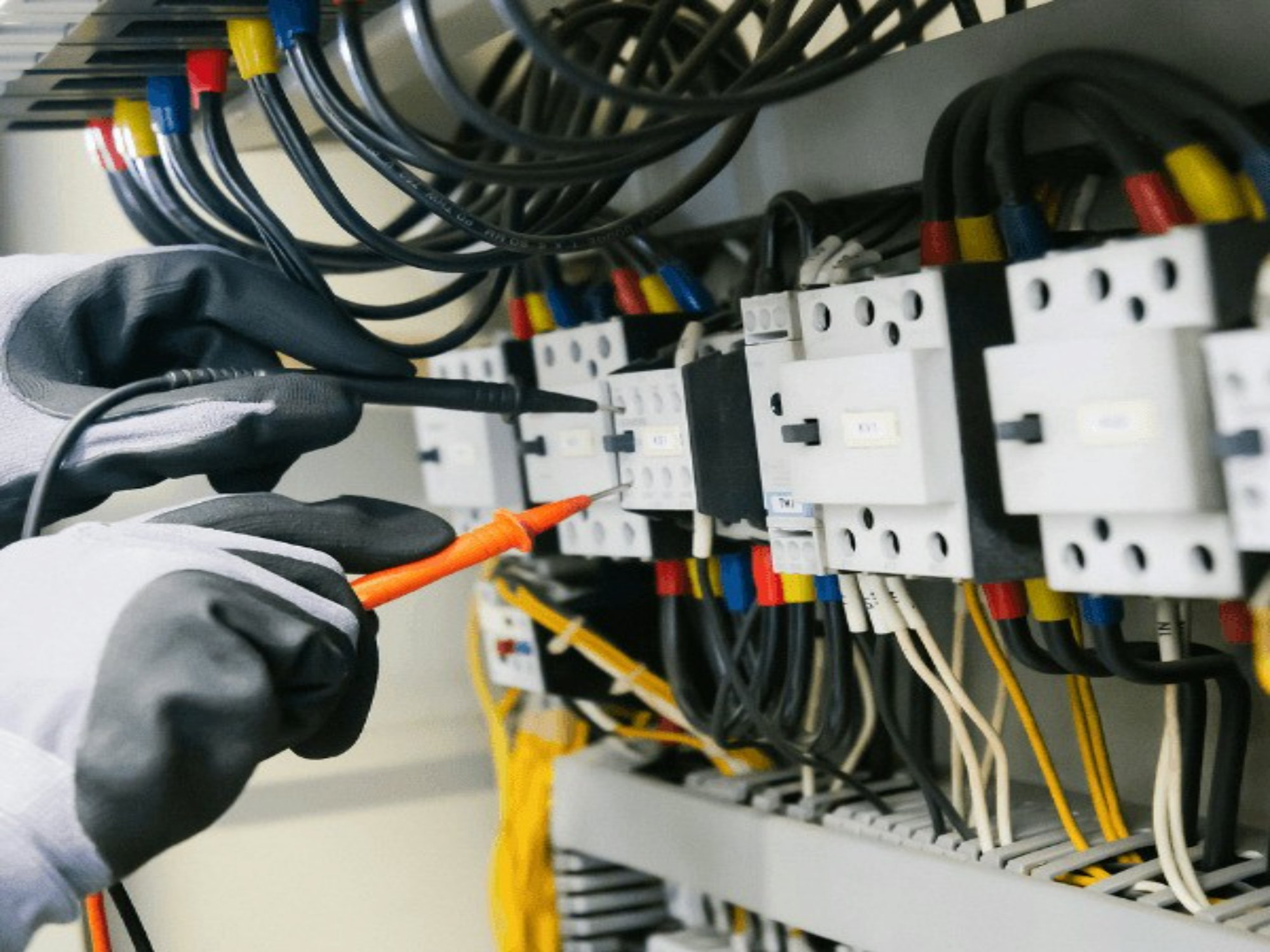 Tableau électrique contrôlé par un électricien