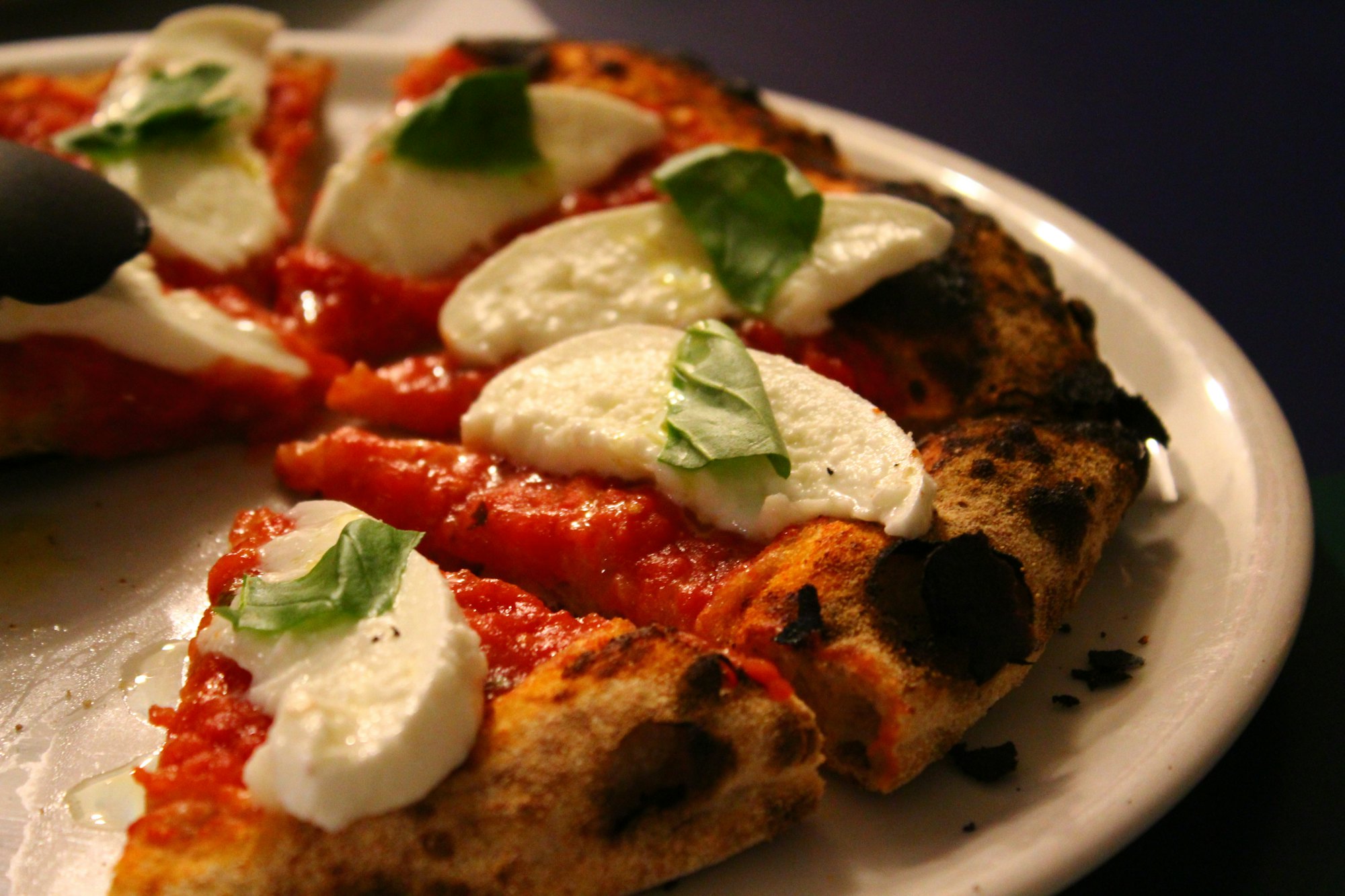 Pizza mozzarella et basilic