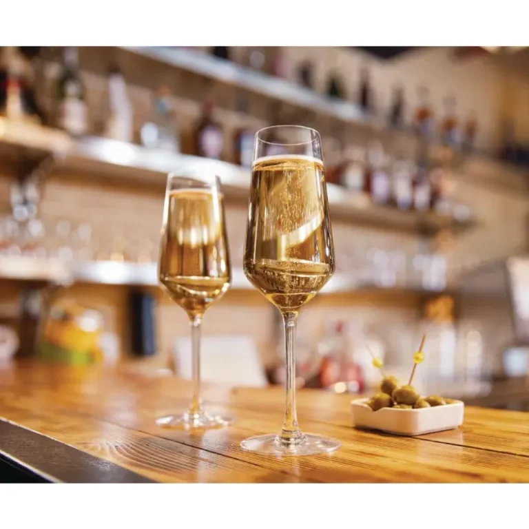 Flûtes à champagne Juliette Arcoroc – 230 ml – Lot de 24 – Verre trempé – Bol angulaire – vue 2
