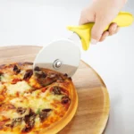 Roulette à pizza Hygiplas à manche jaune – vue 5