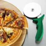 Roulette à pizza Hygiplas 102 mm à manche vert – vue 4