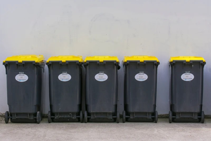Zone de tri et stockage des déchets en cuisine professionnelle